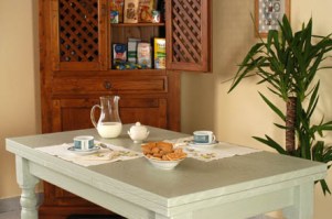 Extensible Tuscan Table - I